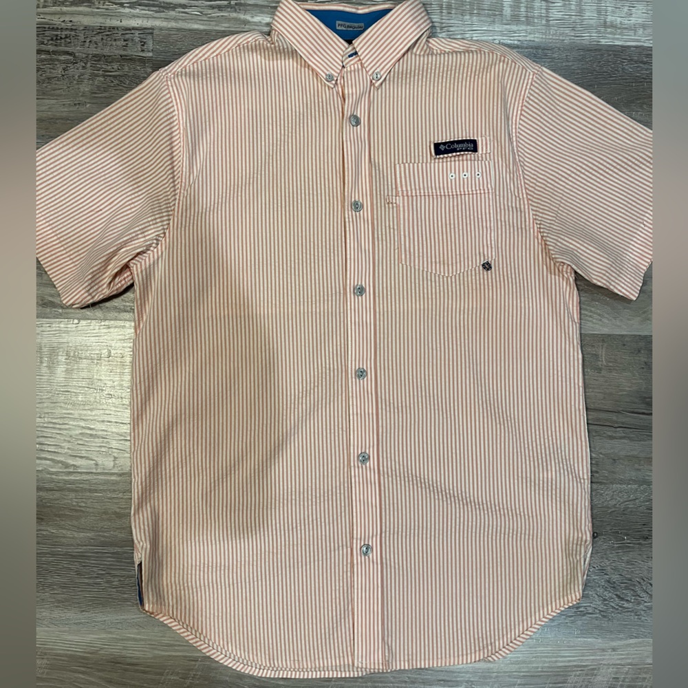 Columbia button down in pink. Size small